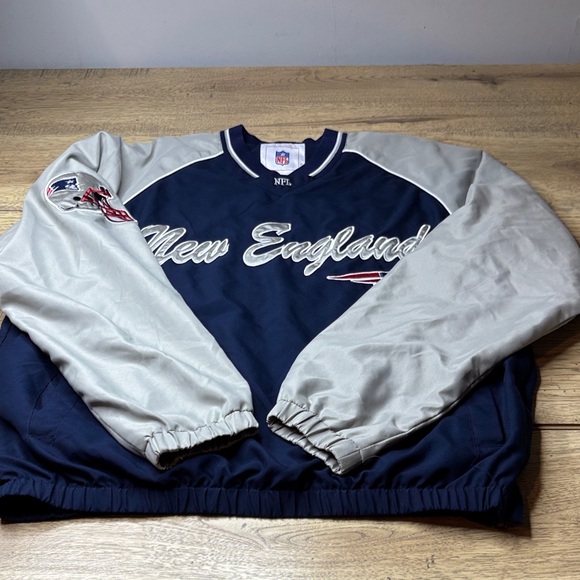 NFL Other - Men’s NFL New England Navy and Silver Sweatshirt Size Medium